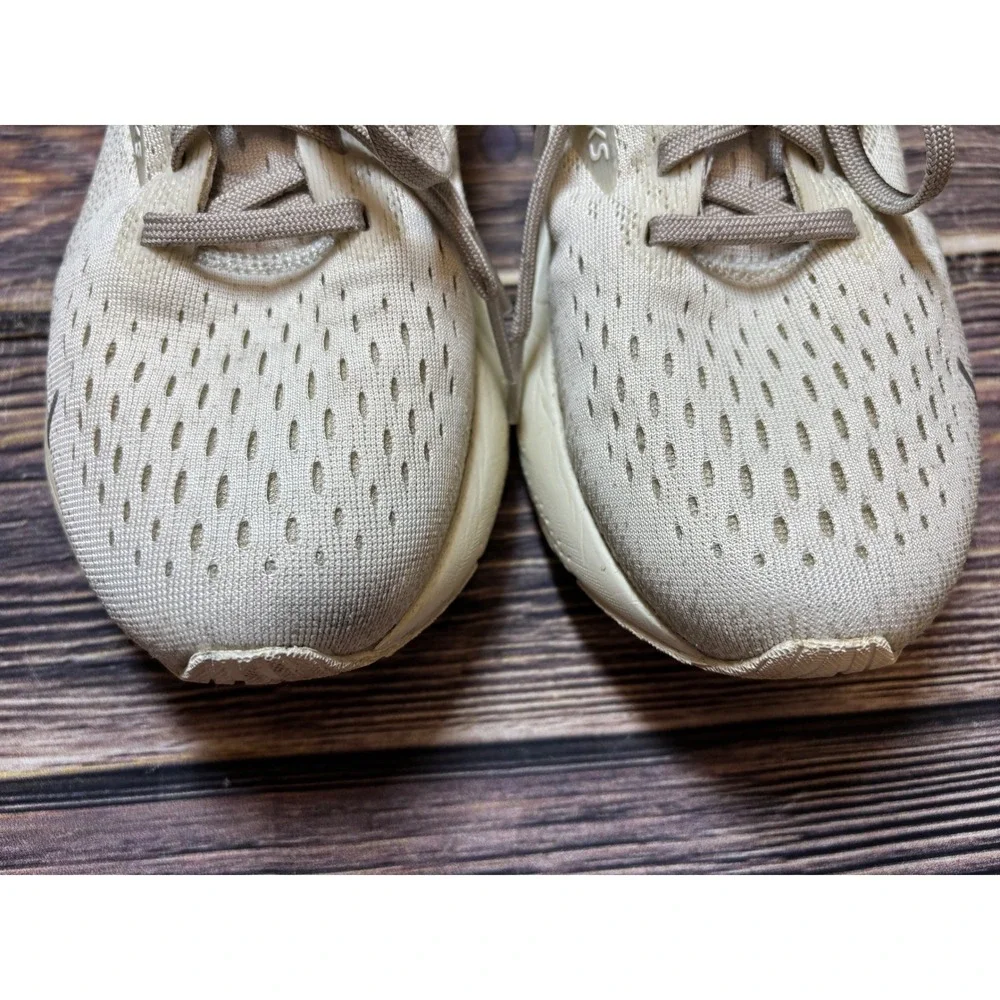 Brooks Ghost 14 NYC Running Shoes Womens 8 Cream Oyster Walking Comfort
